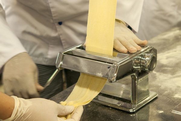 Les machines à pâtes électriques, plus pratiques en cuisine